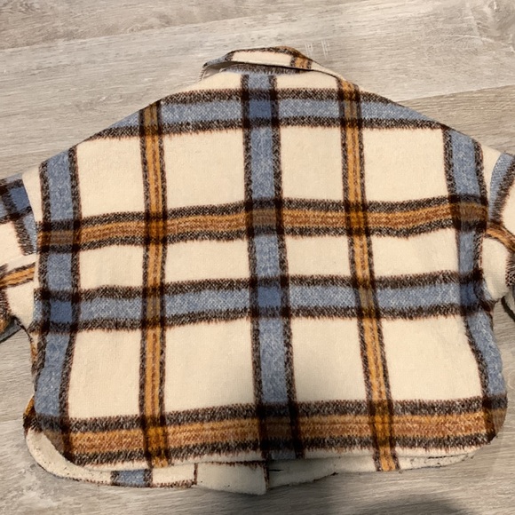 Cropped Plaid Shacket/Jacket - Picture 5 of 12